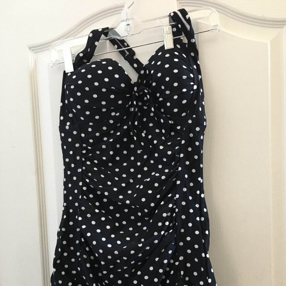 FINAL MARKDOWN NWOT ladies merona swimsuit (M)